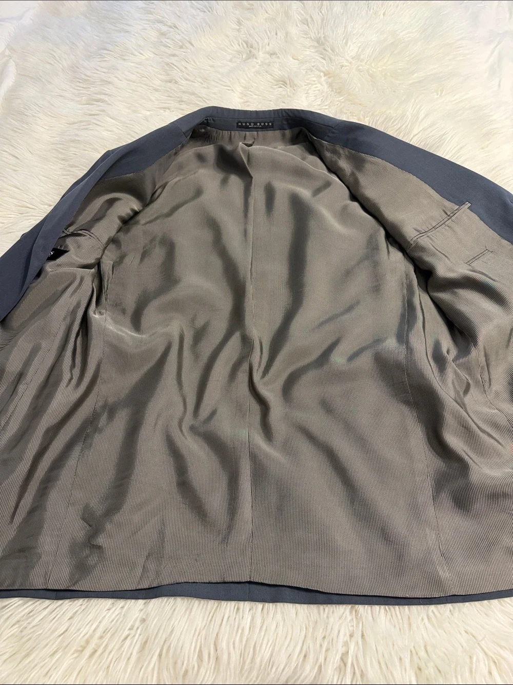 Hugo Boss Men's Slate Gray Two-Button Blazer size 42 length 32” pit to pit 42